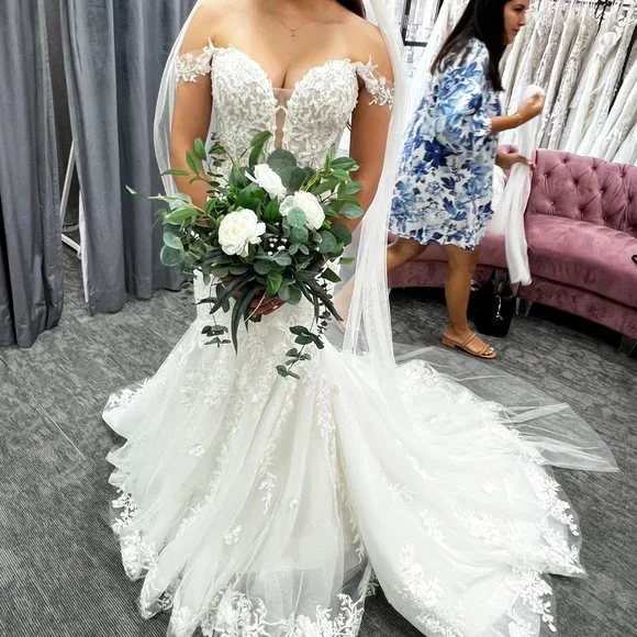 Never Worn Maggie Sottero Lennon Gown - Picture 7 of 13